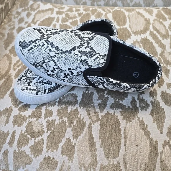 Jenn Ardor snakeskin slip on sneakers. Size 7 - Picture 4 of 5